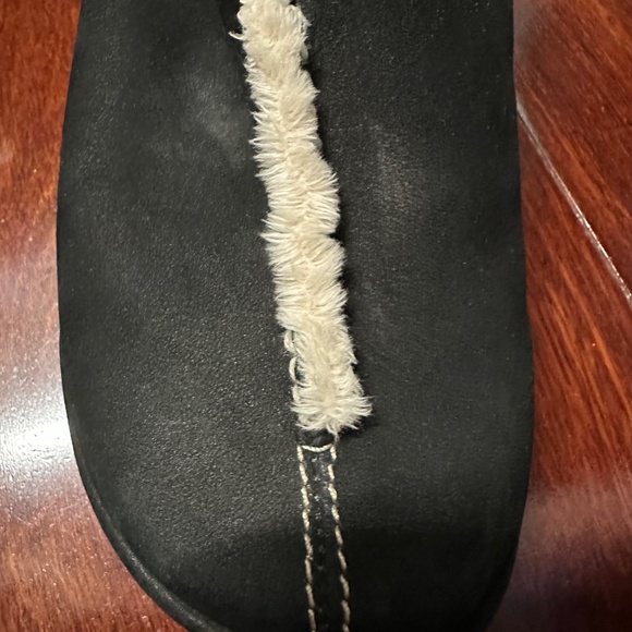 White Mountain Ladies Clogs Black Suede and White Fur Lined Shoes Size 7 EUC - Picture 11 of 13